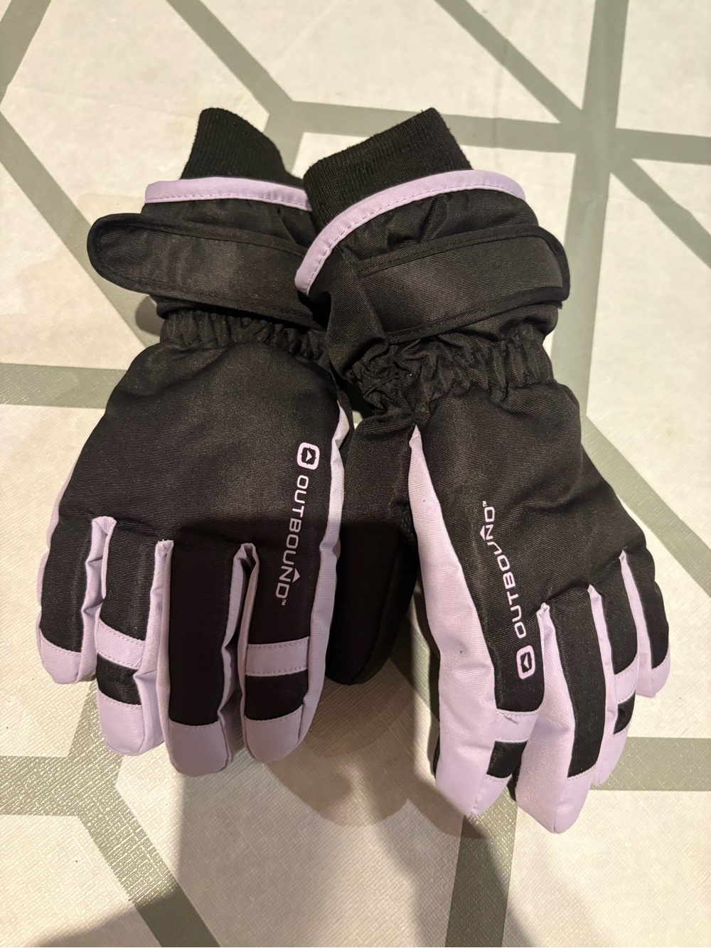 Outbound Black and Lavender Winter Gloves